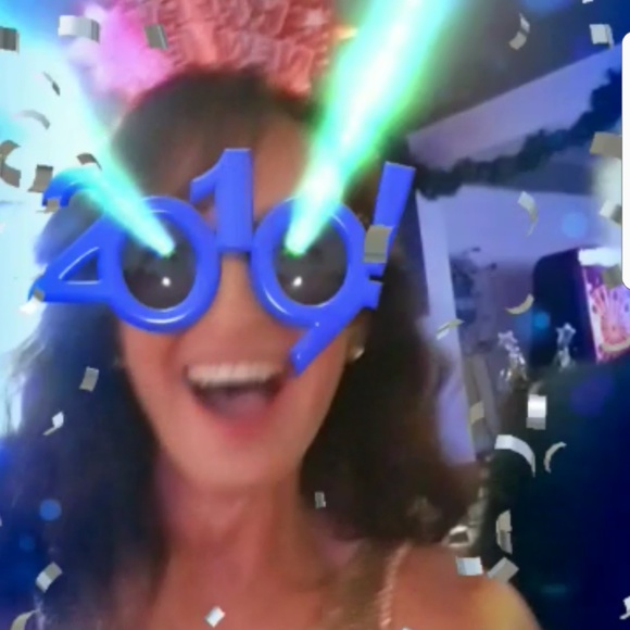 Meet your Posher, Jennifer - Picture 2 of 2